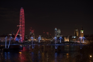 photo of London skyline at night