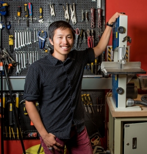Weixun He ’19 in MIT Makerspace