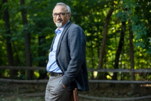 In a new book called “Grasp” being released August 18, Sanjay Sarma, MIT’s vice president for open learning, has drawn on his years of experience directing MIT’s many online learning systems, including MITx and OpenCourseWare. Credits : Photo: M. Scott Brauer