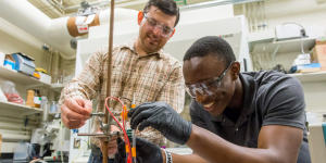 Two male students work on a project in the lab. Image: Justin Knight